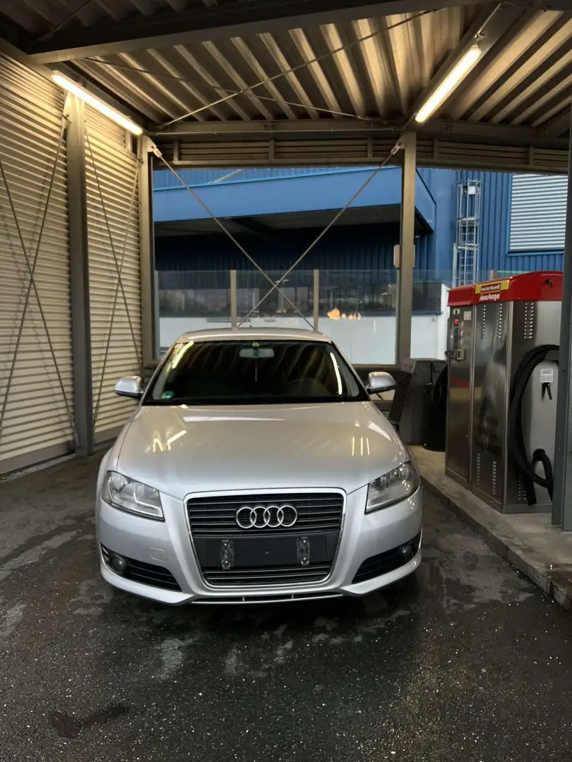 Audi A3 1.9 TDI Attraction Grau - 2