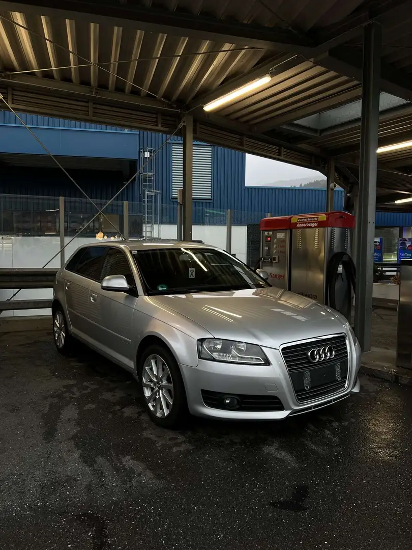 Audi A3 1.9 TDI Attraction Grau - 1