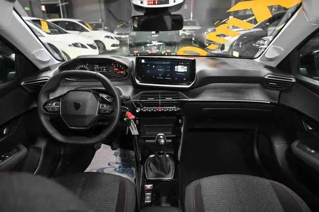 Peugeot 208 view 7