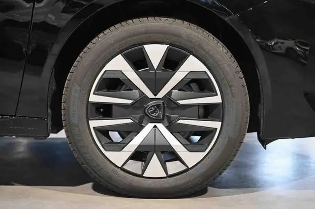 Peugeot 208 view 6