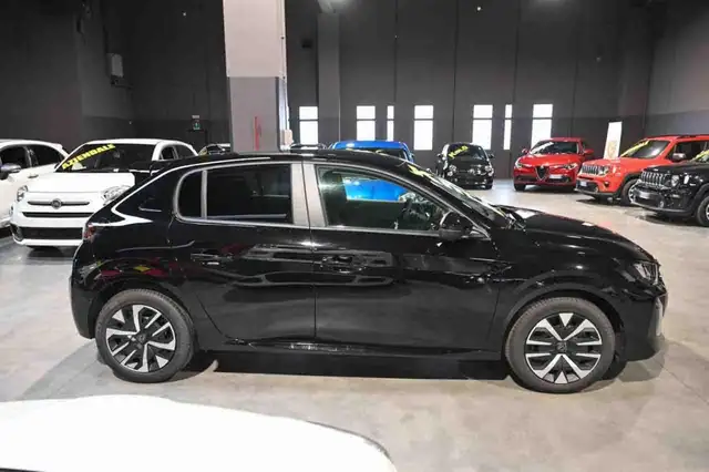 Peugeot 208 view 18