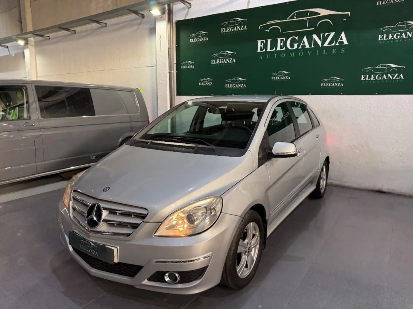 Mercedes-Benz B 180 180CDI Sport Edition Gris - 1