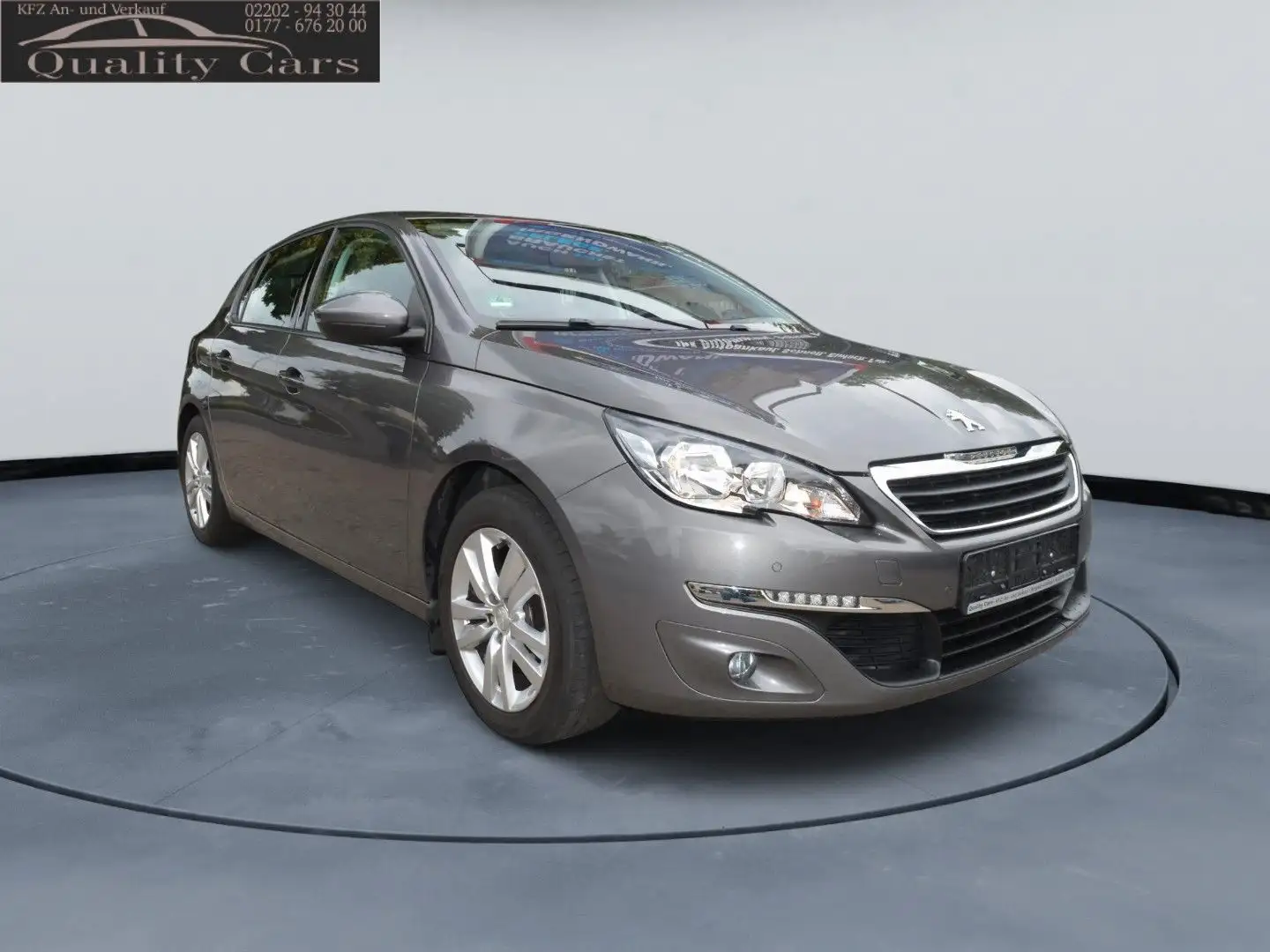 Peugeot 308 1,2 130PS Limousine 80.000km, Navi Gris - 1