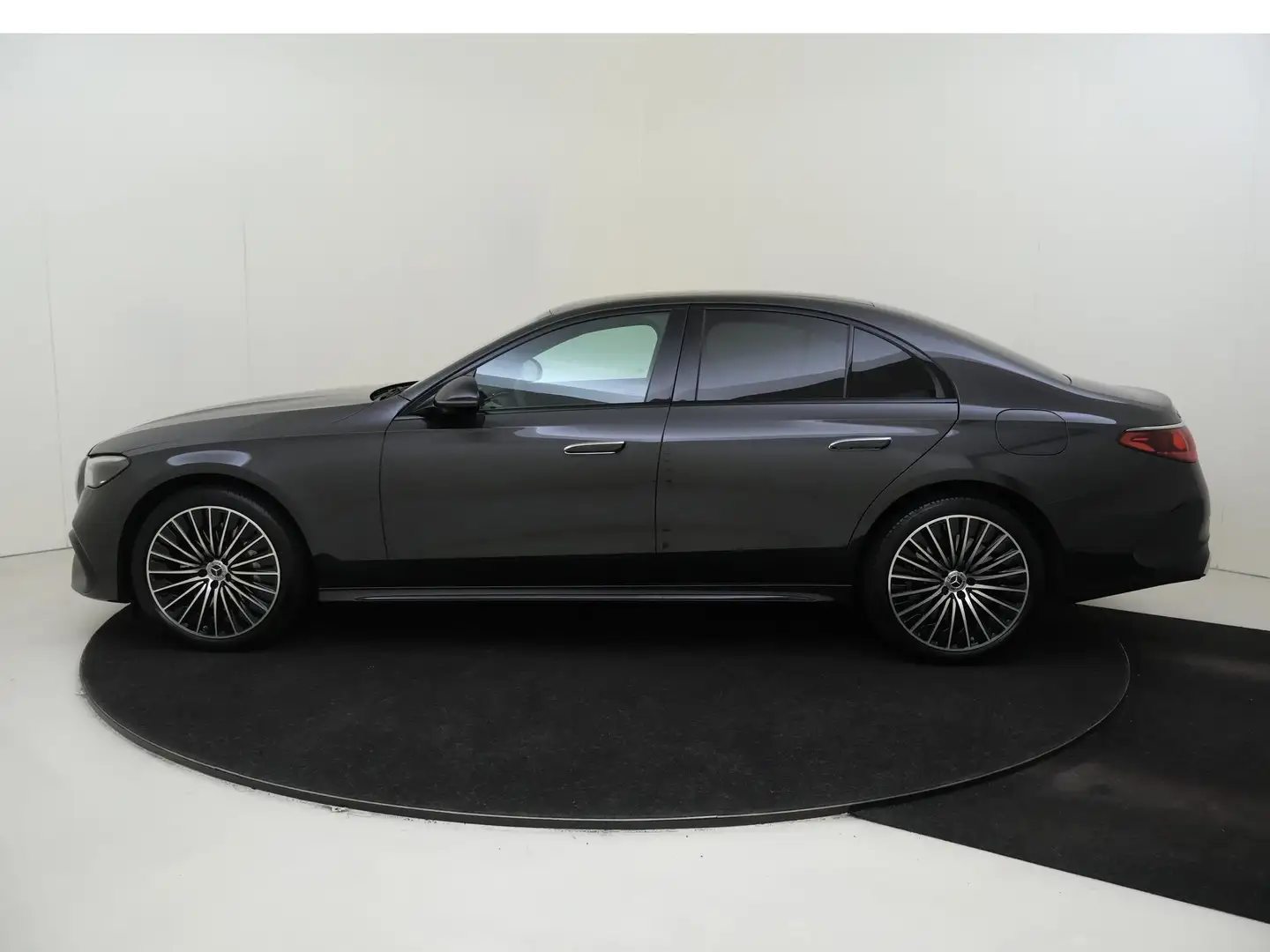 Mercedes-Benz E 300 300e AMG-Line 300 e AMG Line / Stoelverwarming / A Grau - 2