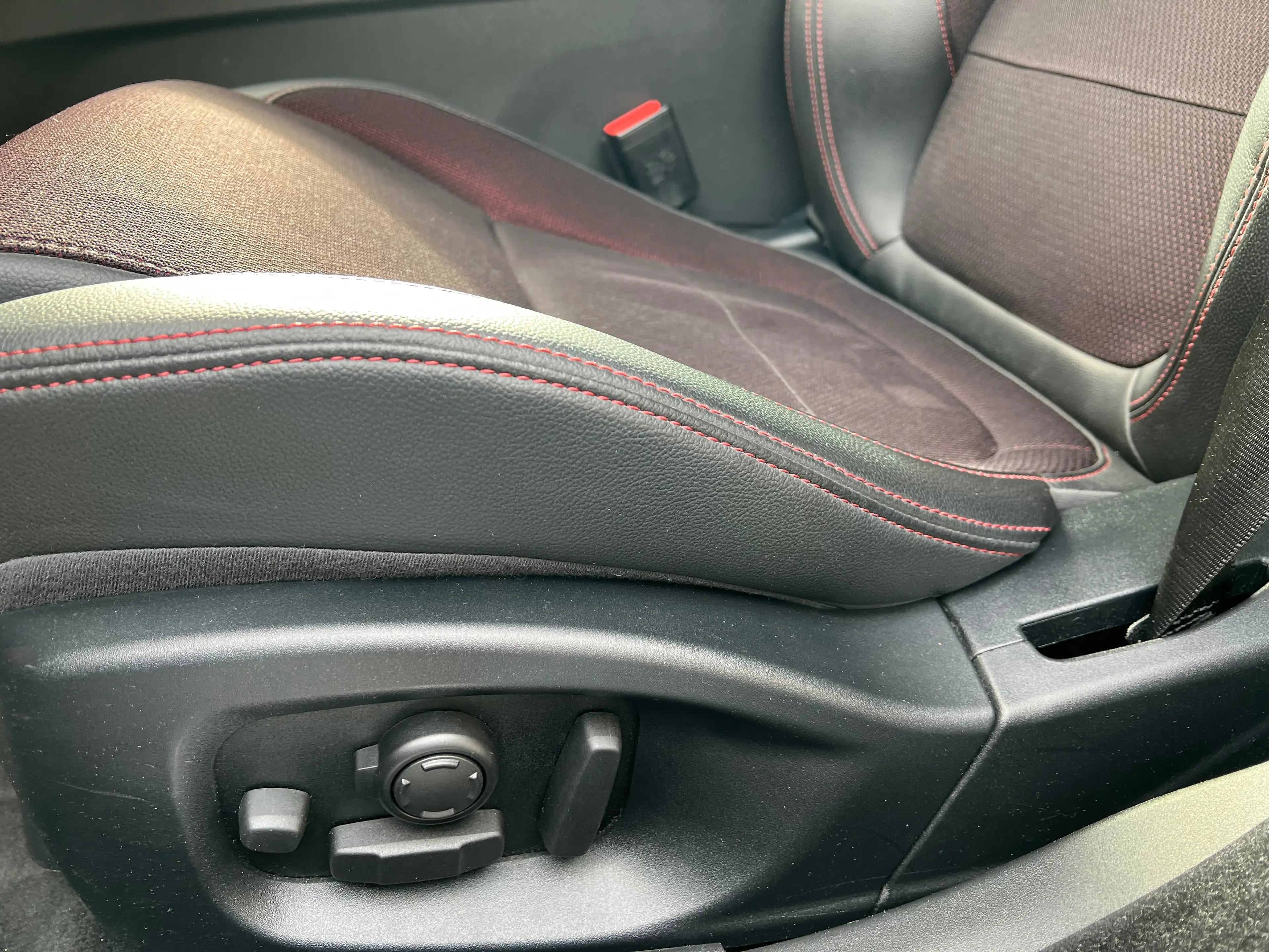 Jaguar XE 20D*R-Sport*360°Kamera*Keyless*Head-up*AHK*ACC* — photo 8
