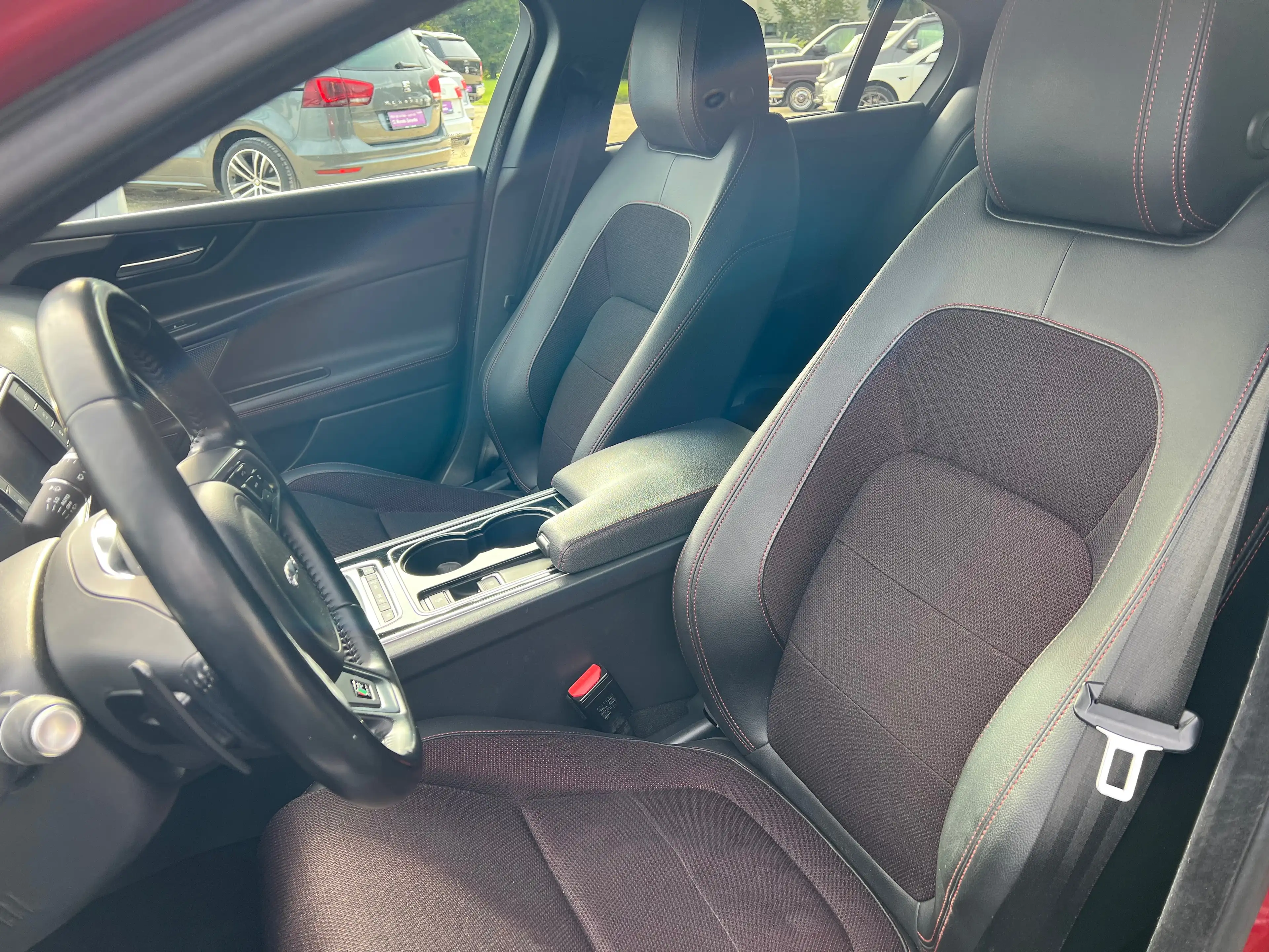 Jaguar XE 20D*R-Sport*360°Kamera*Keyless*Head-up*AHK*ACC* — photo 6