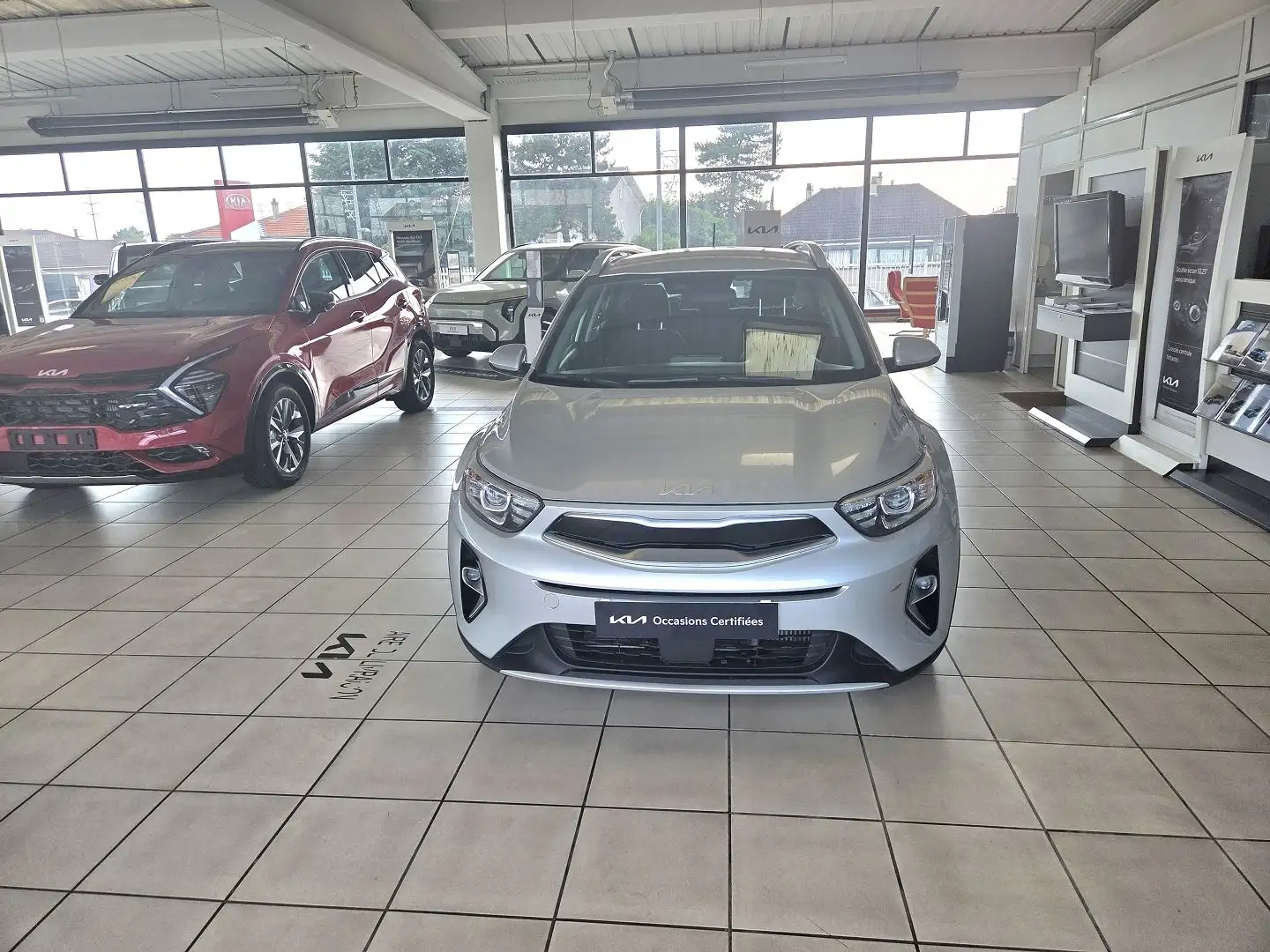 Kia Stonic 1.0 T-GDI 100CH ACTIVE DCT7 Gris - 2