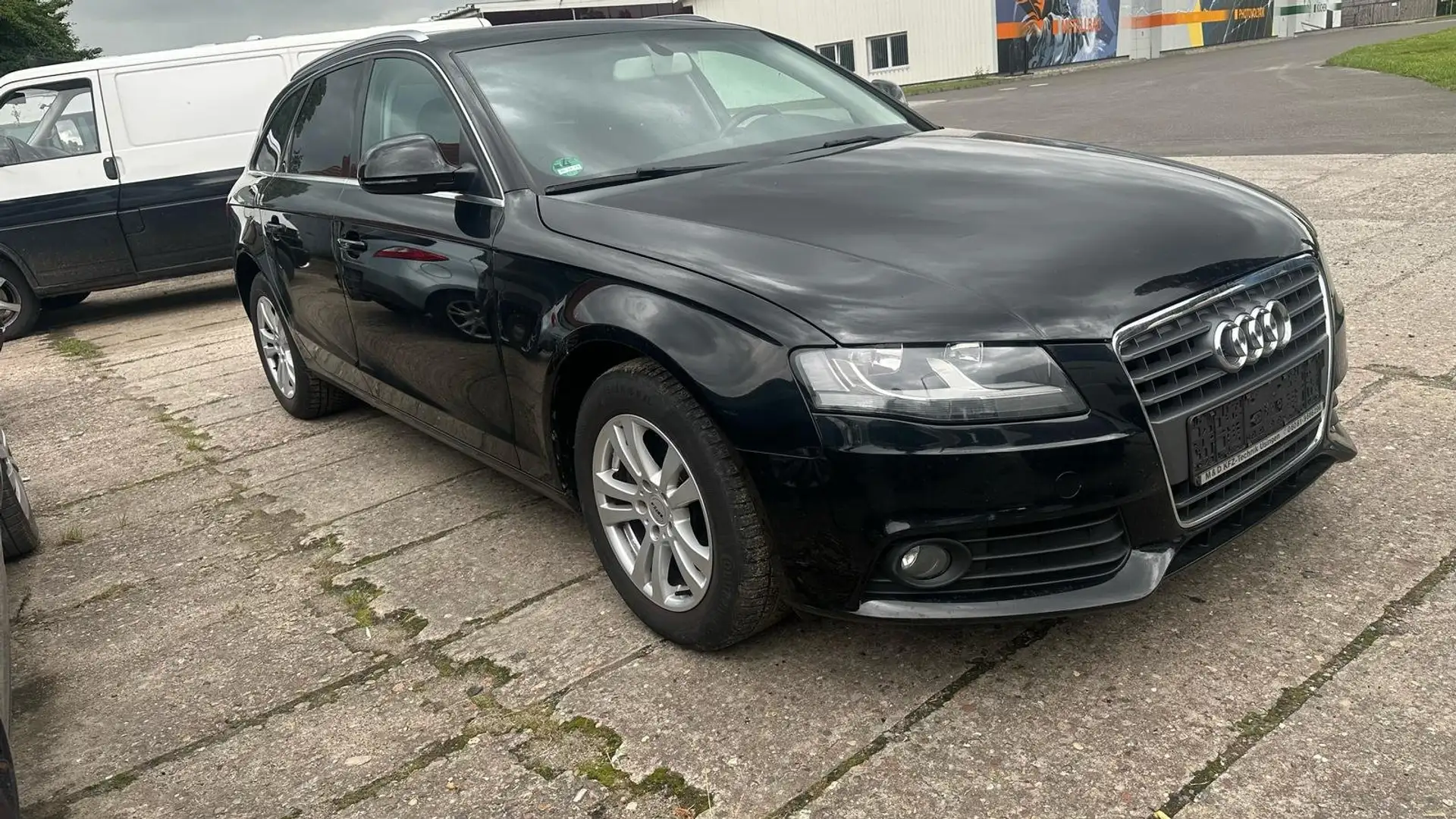 Audi A4 Attraction **HU/AU NEU** Schwarz - 2