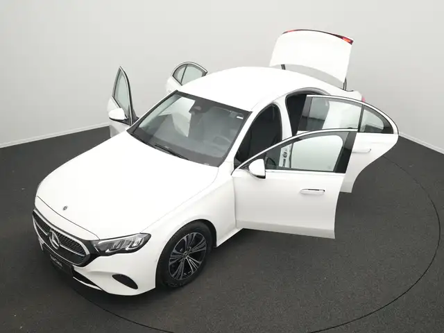 Mercedes-Benz E-Class view 14