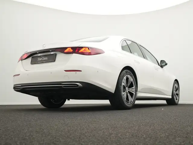 Mercedes-Benz E-Class view 11