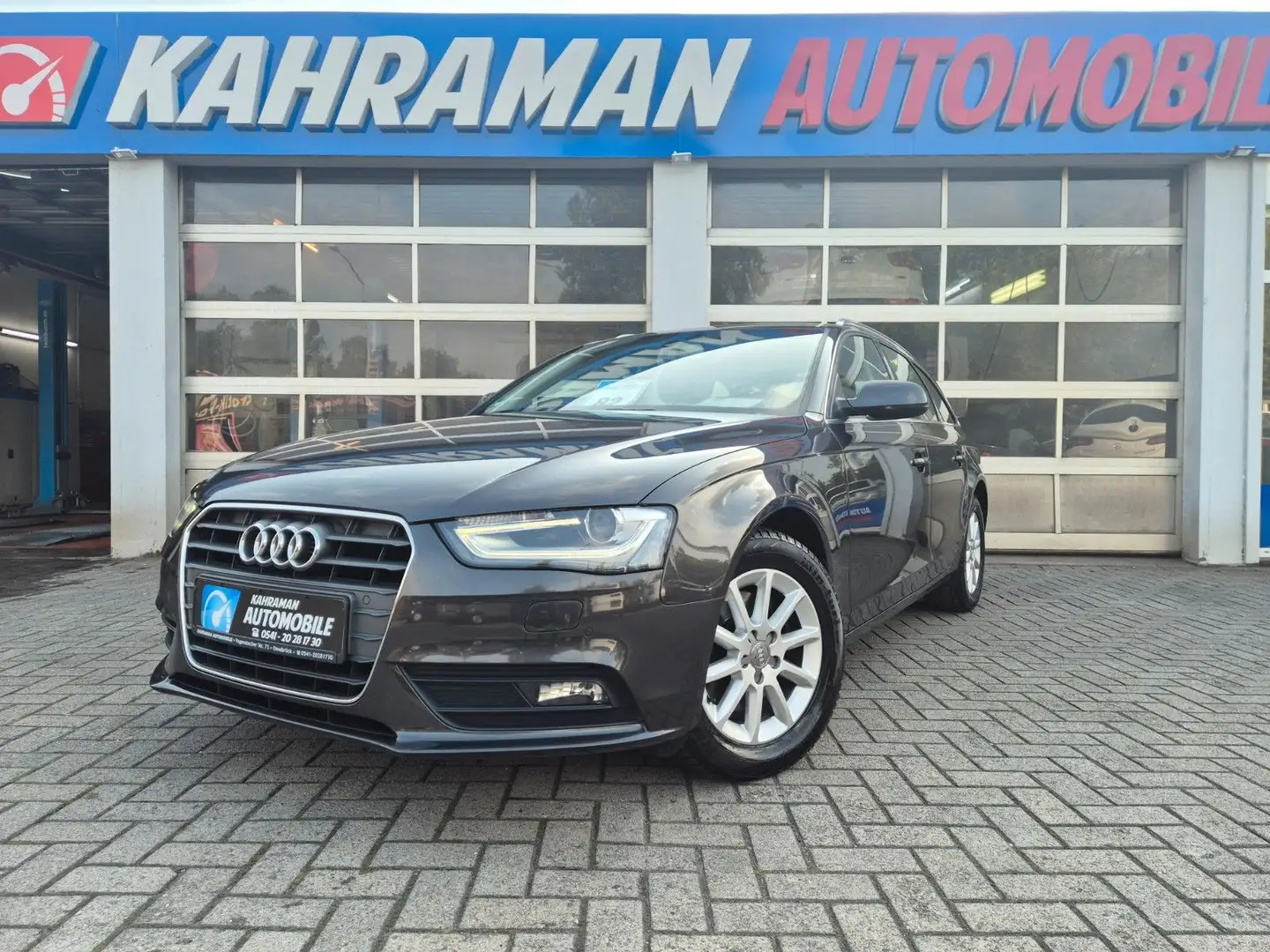 Audi A4 Avant Ambiente Grau - 1