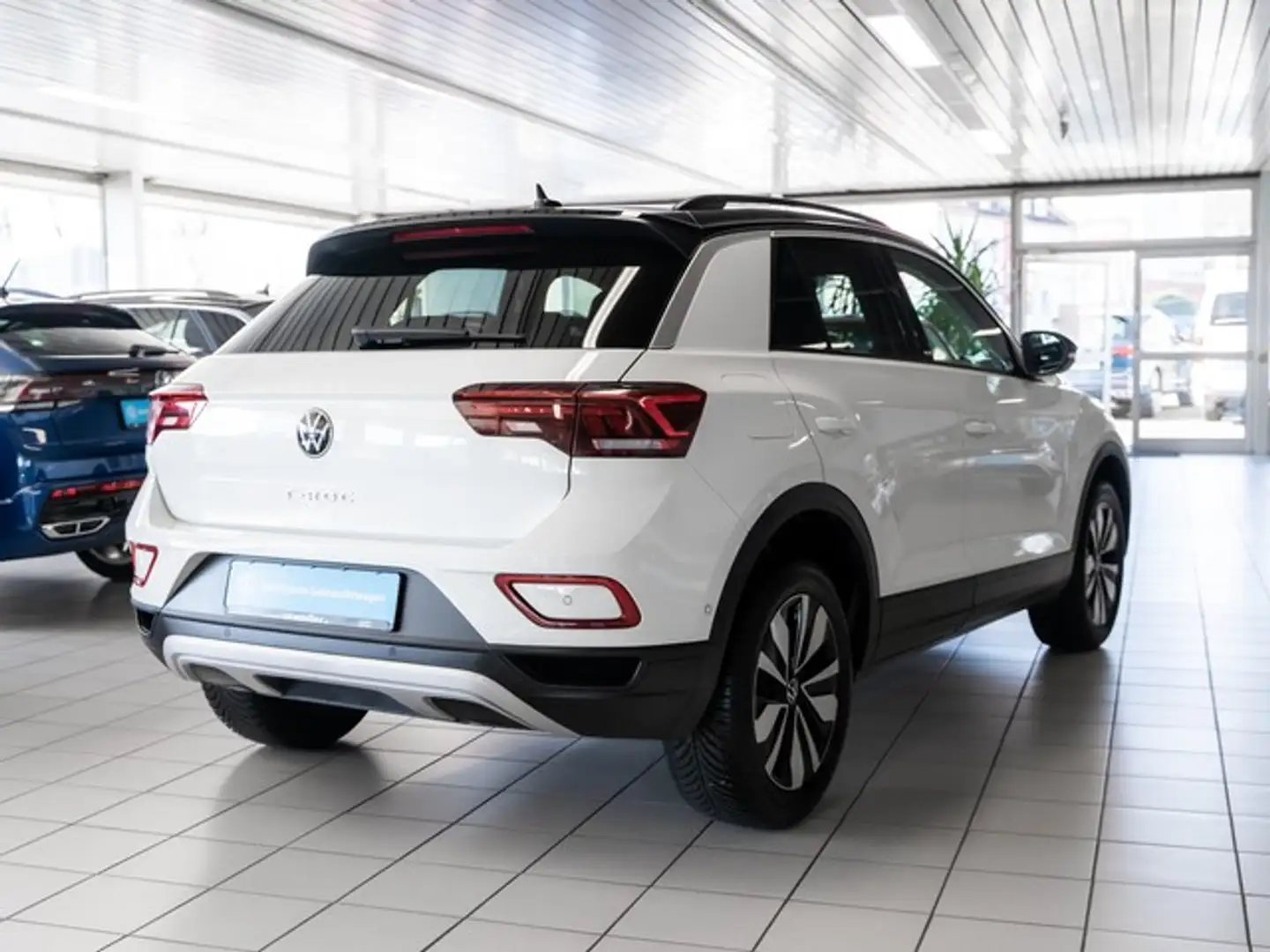 Volkswagen T-Roc 1,5 TSI DSG Move Standheiz. ACC NaviMedia 17Zoll Weiß - 2
