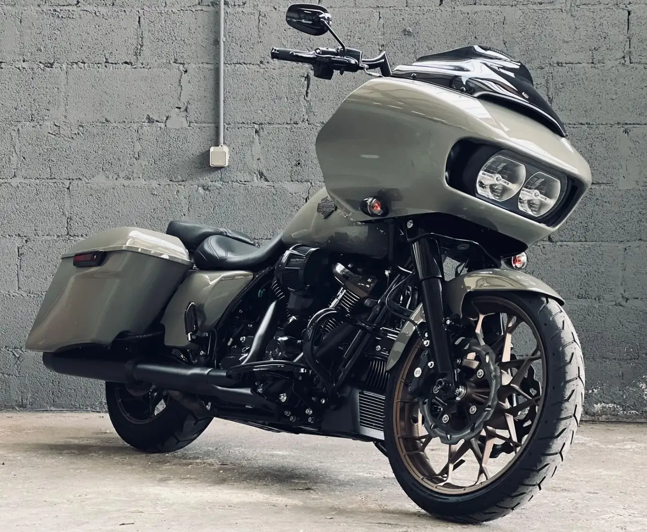 Harley-Davidson Road Glide ST FLTRXST 117ci * 21 BAGGER * - 2