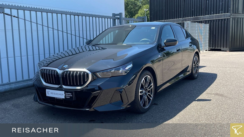 BMW 520 d A Lim M-Sport,AHK,DA+,HUD,360°,Standheiz,HK