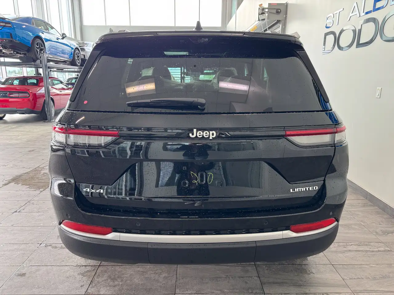 Jeep Grand Cherokee снимка Jeep Grand Cherokee