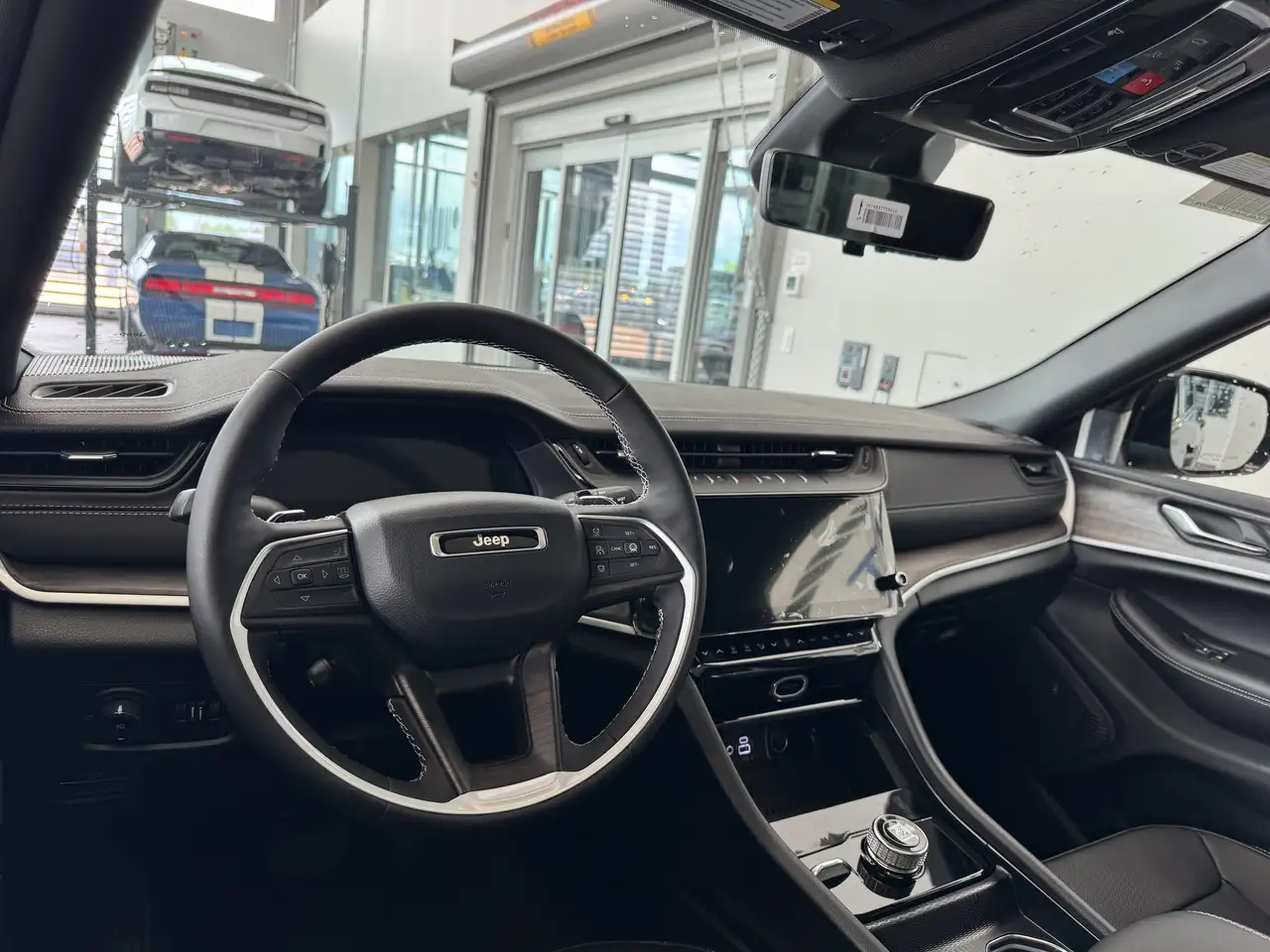 Jeep Grand Cherokee снимка Jeep Grand Cherokee