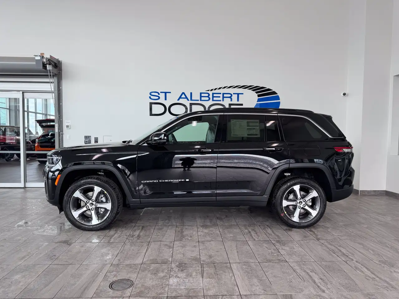 Jeep Grand Cherokee снимка Jeep Grand Cherokee