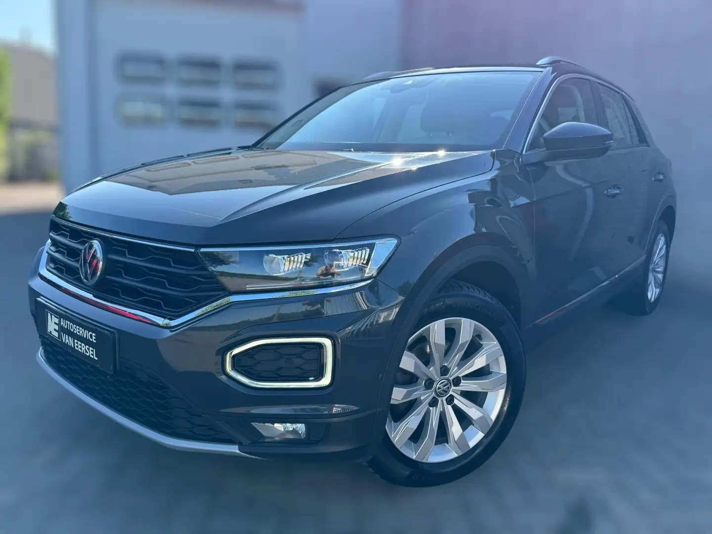 Volkswagen T-Roc 1.5 TSI Sport AFN TREKHAAK / CAMERA / VIRTUAL COCK Grijs - 1