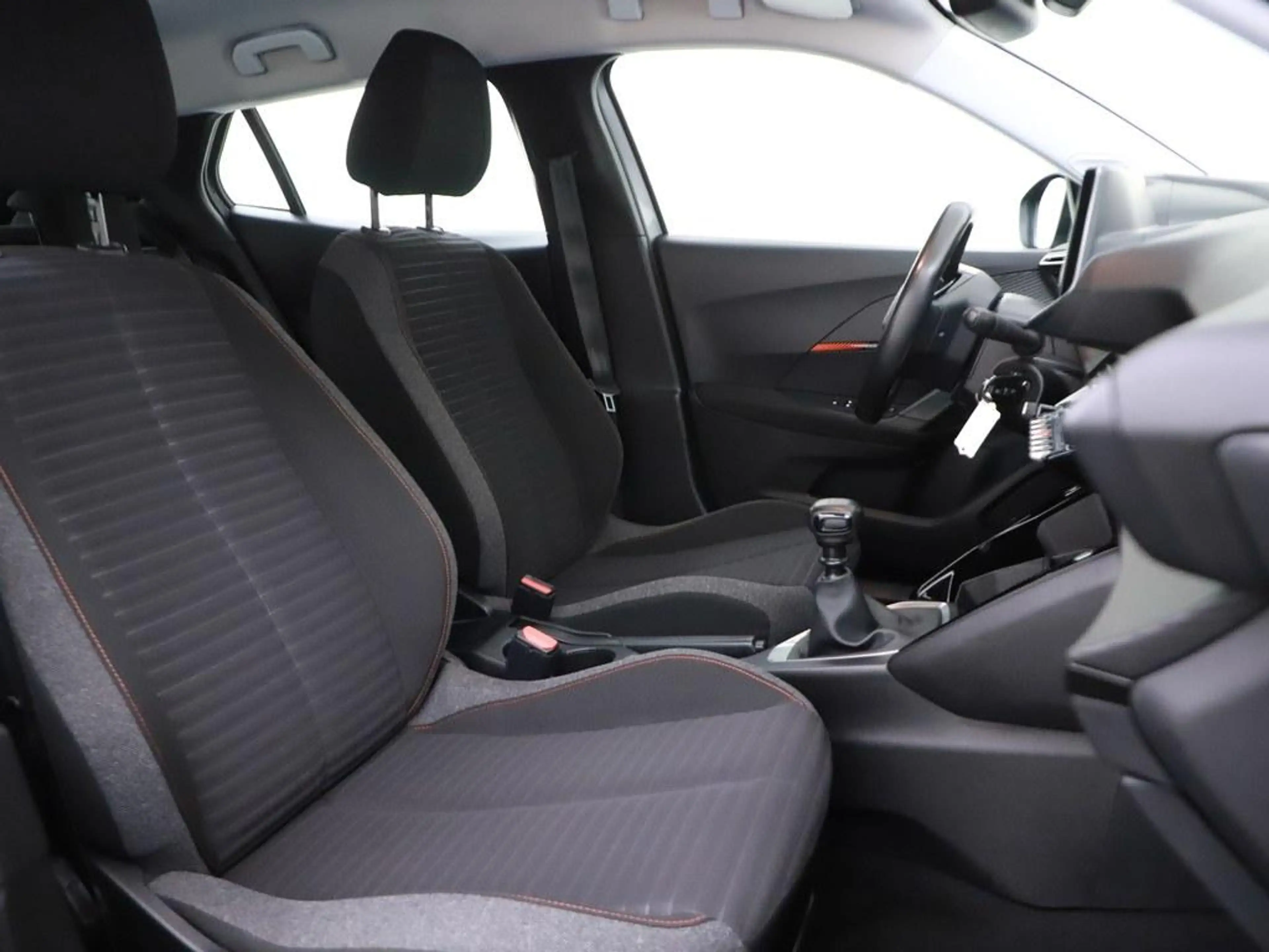 Peugeot 2008 1.2T 130pk Active Pack Nav/Camera/Ecc/Carplay — photo 4