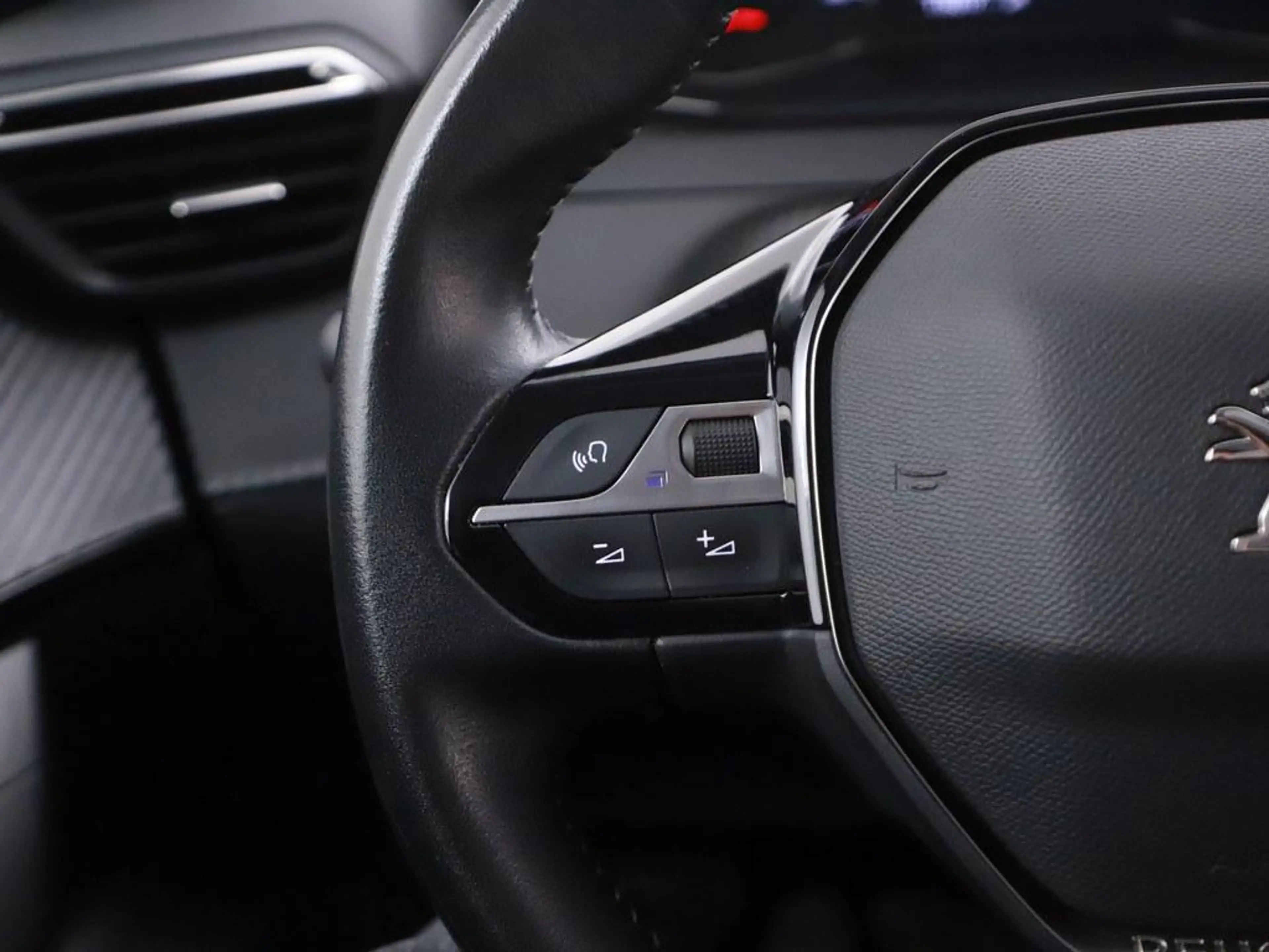Peugeot 2008 1.2T 130pk Active Pack Nav/Camera/Ecc/Carplay — photo 8