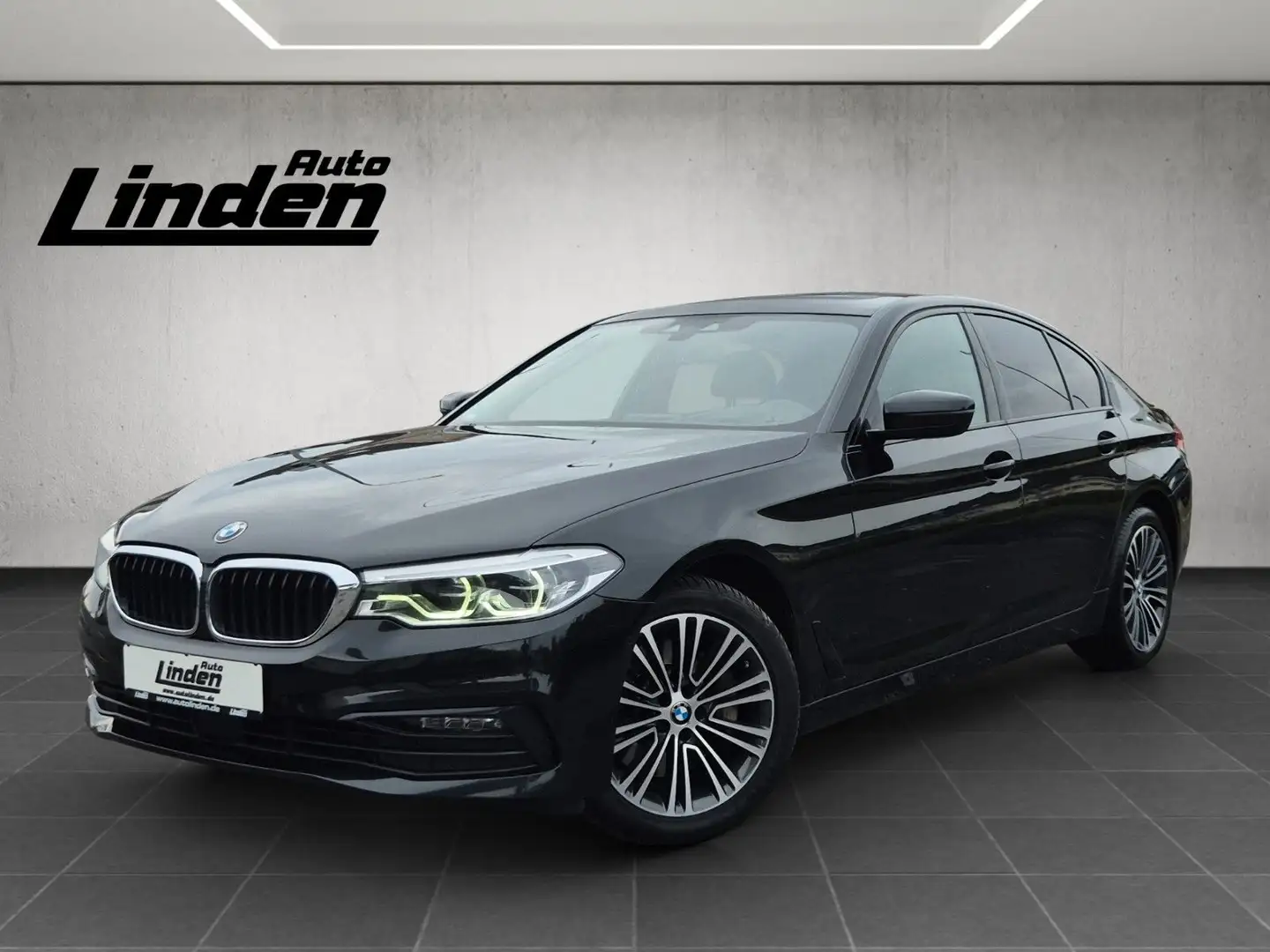 BMW 530 d xDrive Sport Line Leder Pano Kamera LED ACC Schwarz - 1