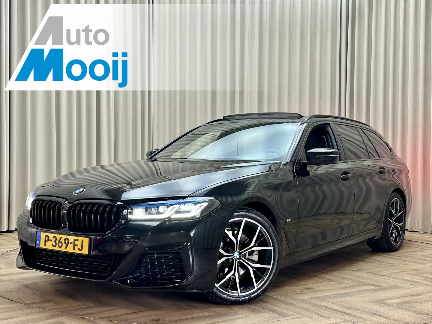 BMW 520 5-serie Touring 520i *M-Sport* Panoramadak / LASER Noir - 1