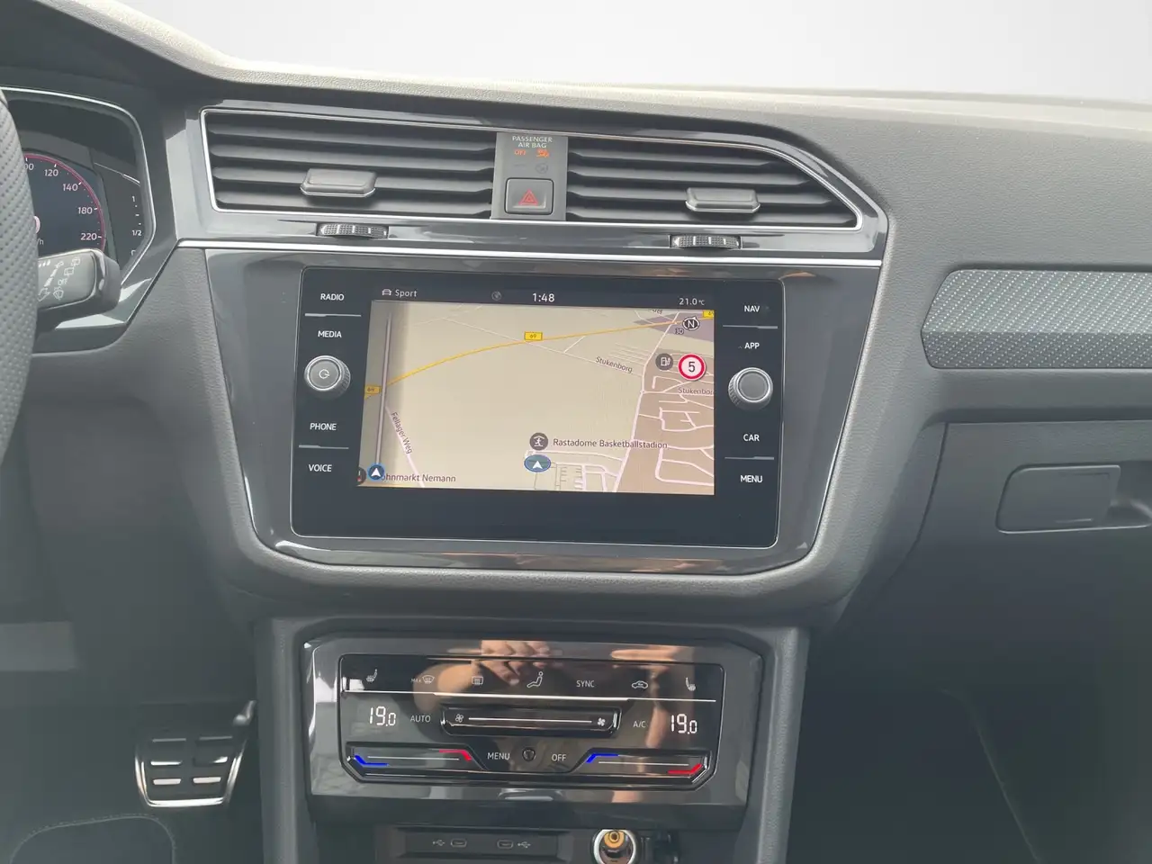 Volkswagen Tiguan Allspace 2.0 TDI DSG 4M 7-Sitzer R-Line 11