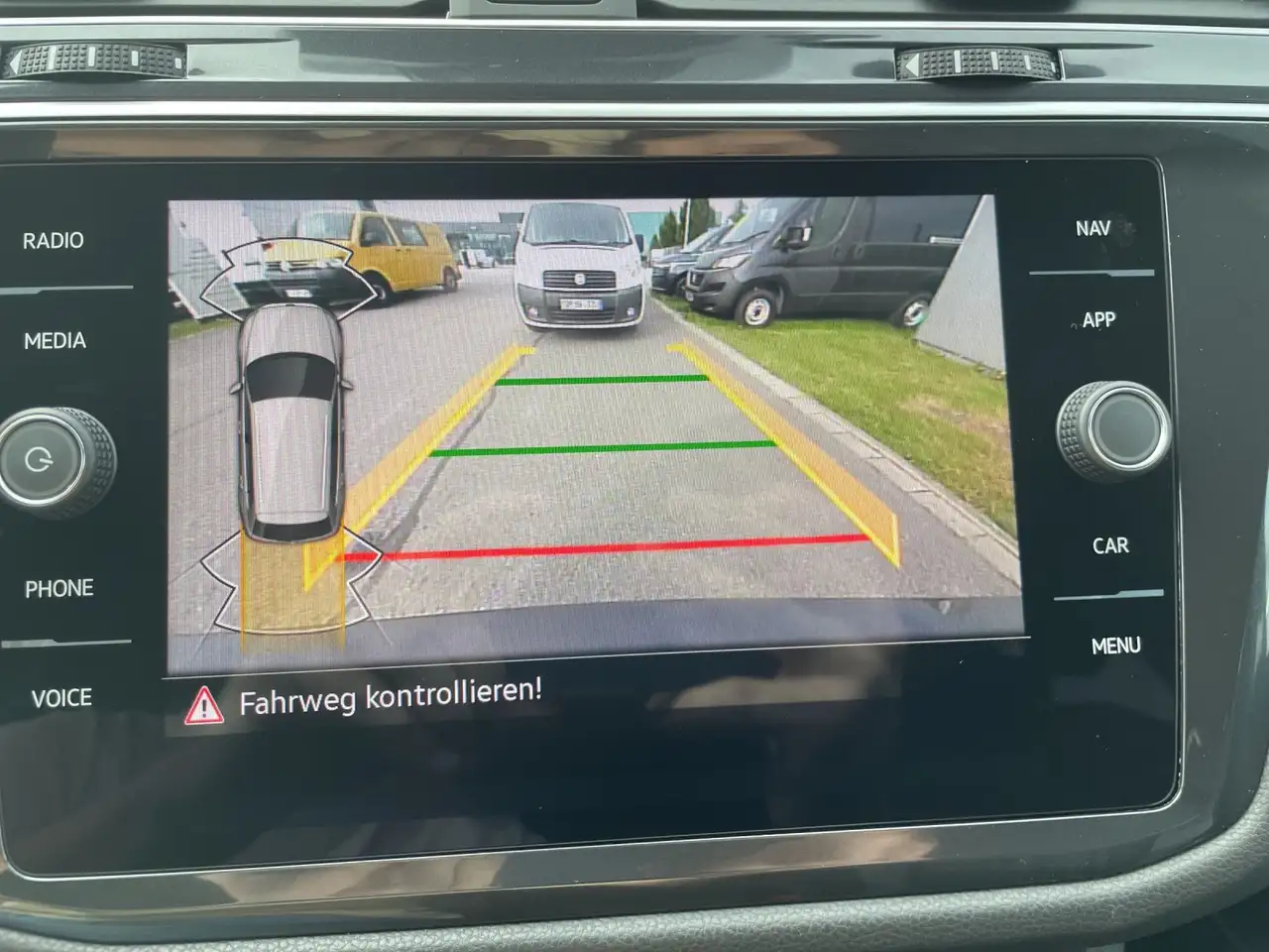 Volkswagen Tiguan Allspace 2.0 TDI DSG 4M 7-Sitzer R-Line 17