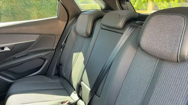 Peugeot 3008 view 9