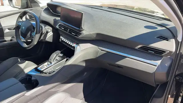 Peugeot 3008 view 10