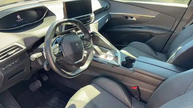 Peugeot 3008 view 8