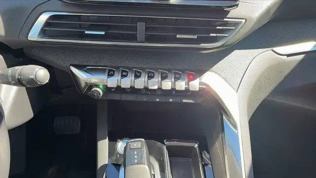 Peugeot 3008 view 13