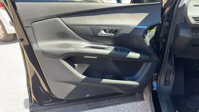 Peugeot 3008 view 7