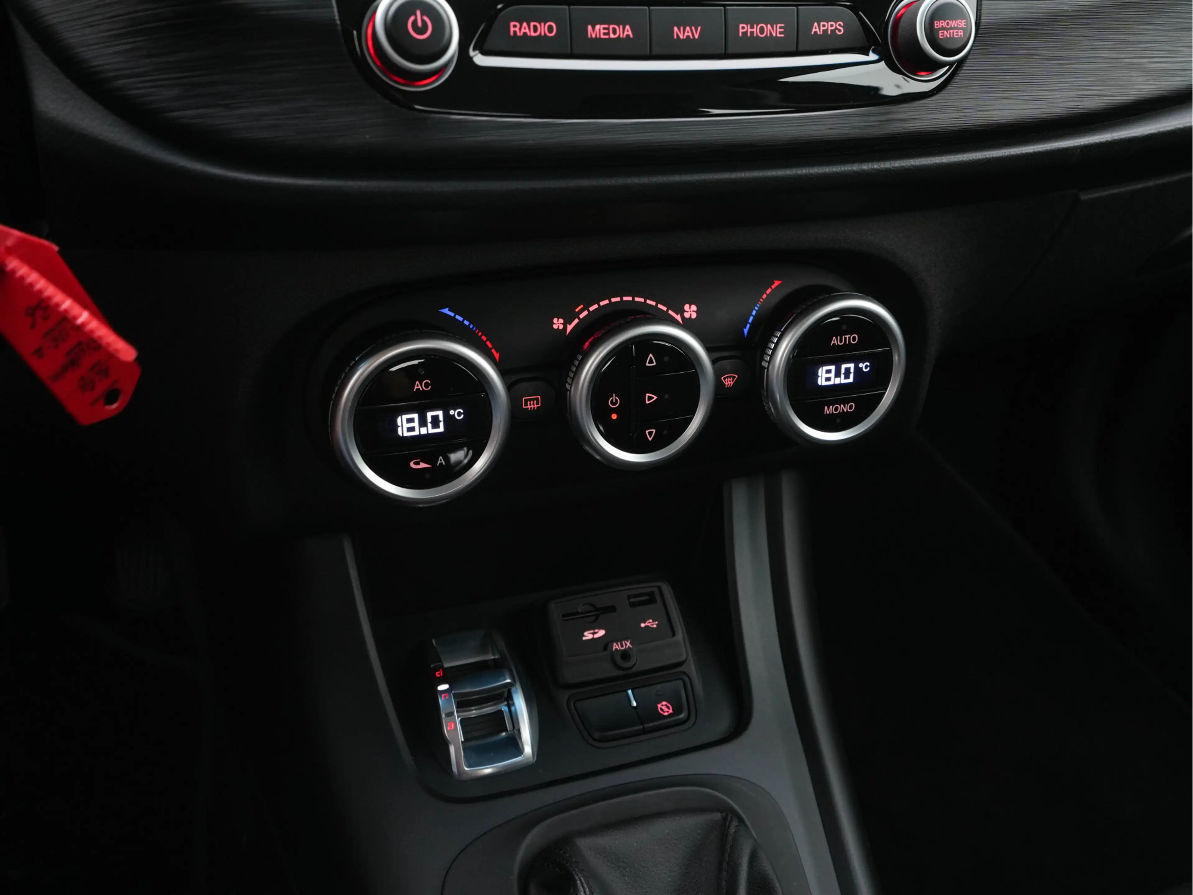 Alfa Romeo Giulietta 1.6 JTDm Super Aut. *NAVI-FULLMAP | SPORTSEATS | S — photo 14