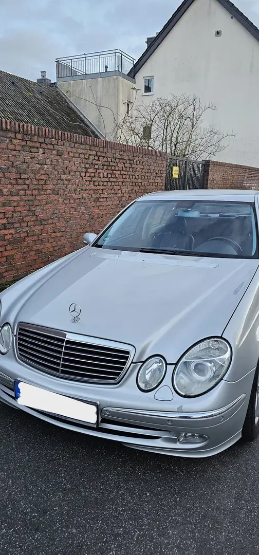 Mercedes-Benz E 320 Mercedes E 320 *LPG*XENON*NAVI*TEMPO*Avantgard Silber - 2