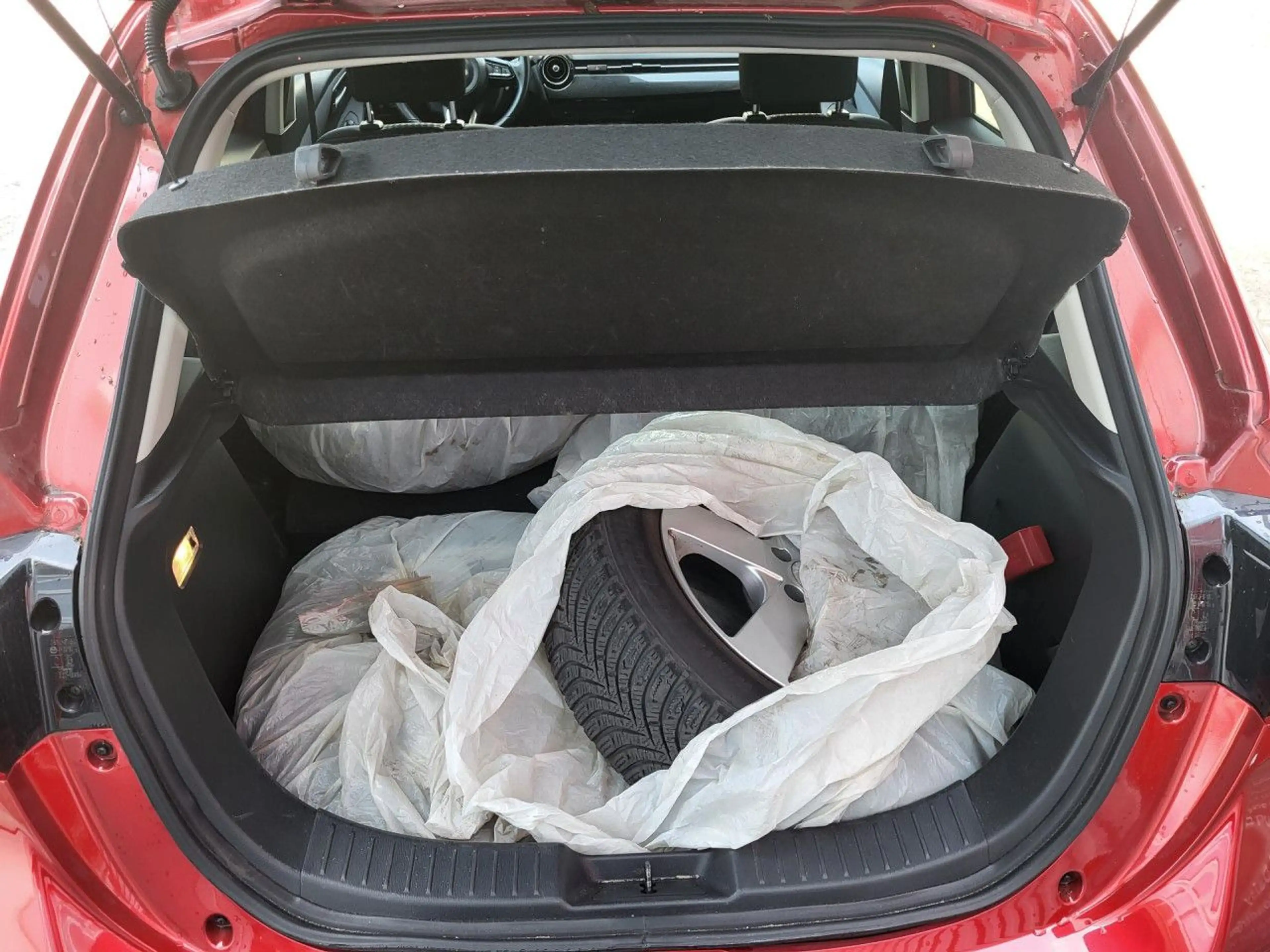 Mazda 2 SKYACTIV-G 90 Kizoku GRA SHZ 1. Hand Bluetooth — photo 13