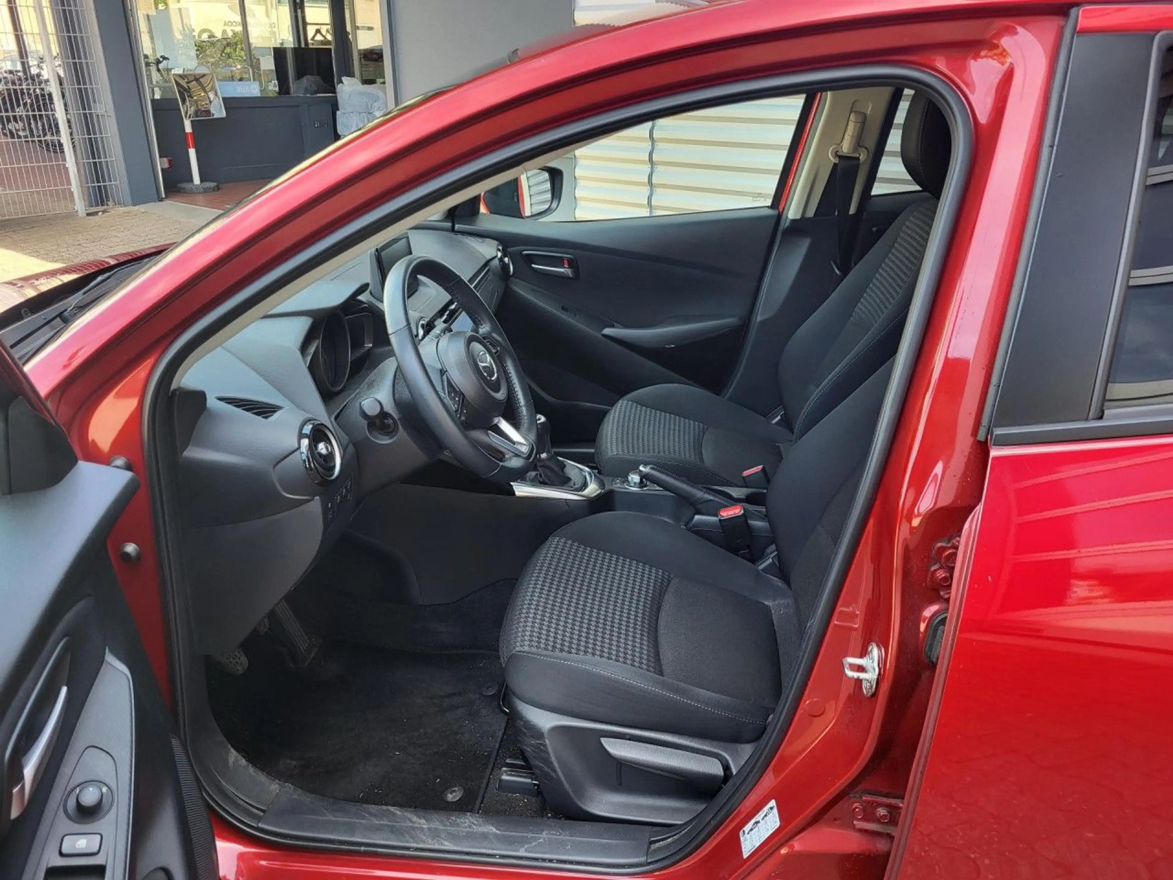 Mazda 2 SKYACTIV-G 90 Kizoku GRA SHZ 1. Hand Bluetooth — photo 10