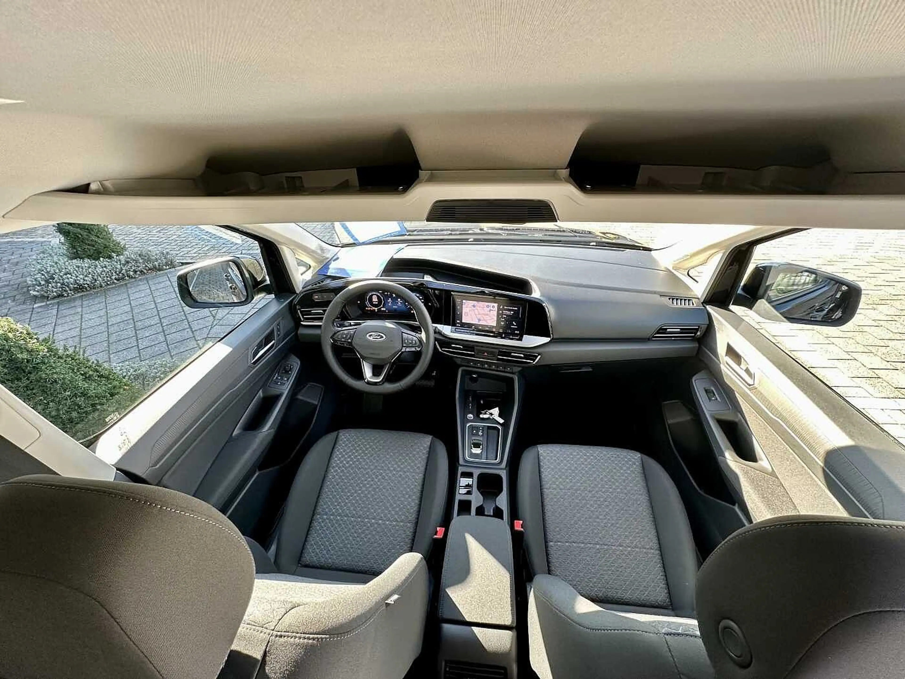 Ford Grand Tourneo Tourneo Connect Titanium L2 1,5EcoBoost 116PS Auto — photo 9