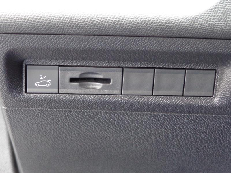 Peugeot 408 1.2i GT EAT8 - Toit ouvrant — photo 15