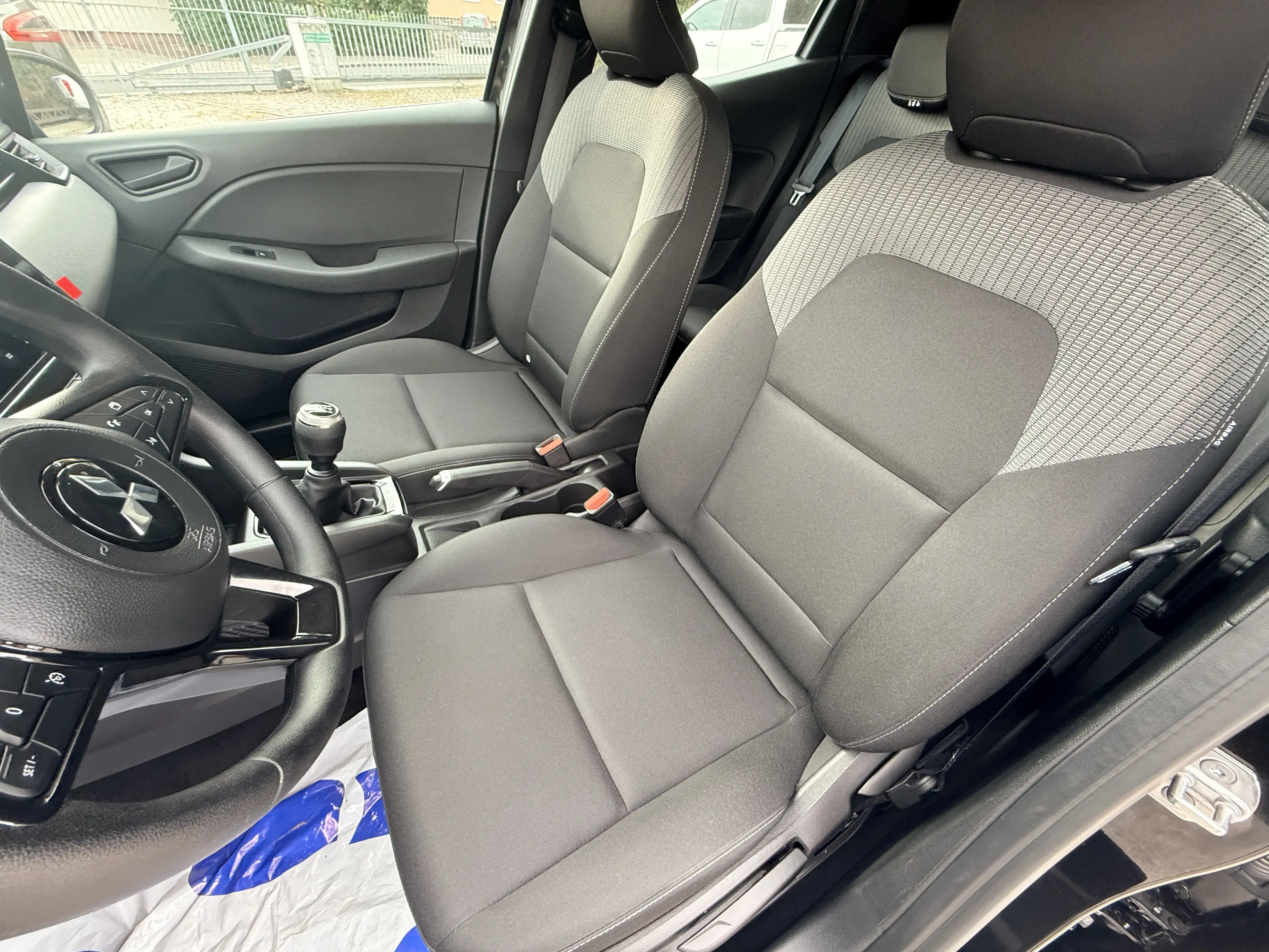 Mitsubishi Colt Basis — photo 13