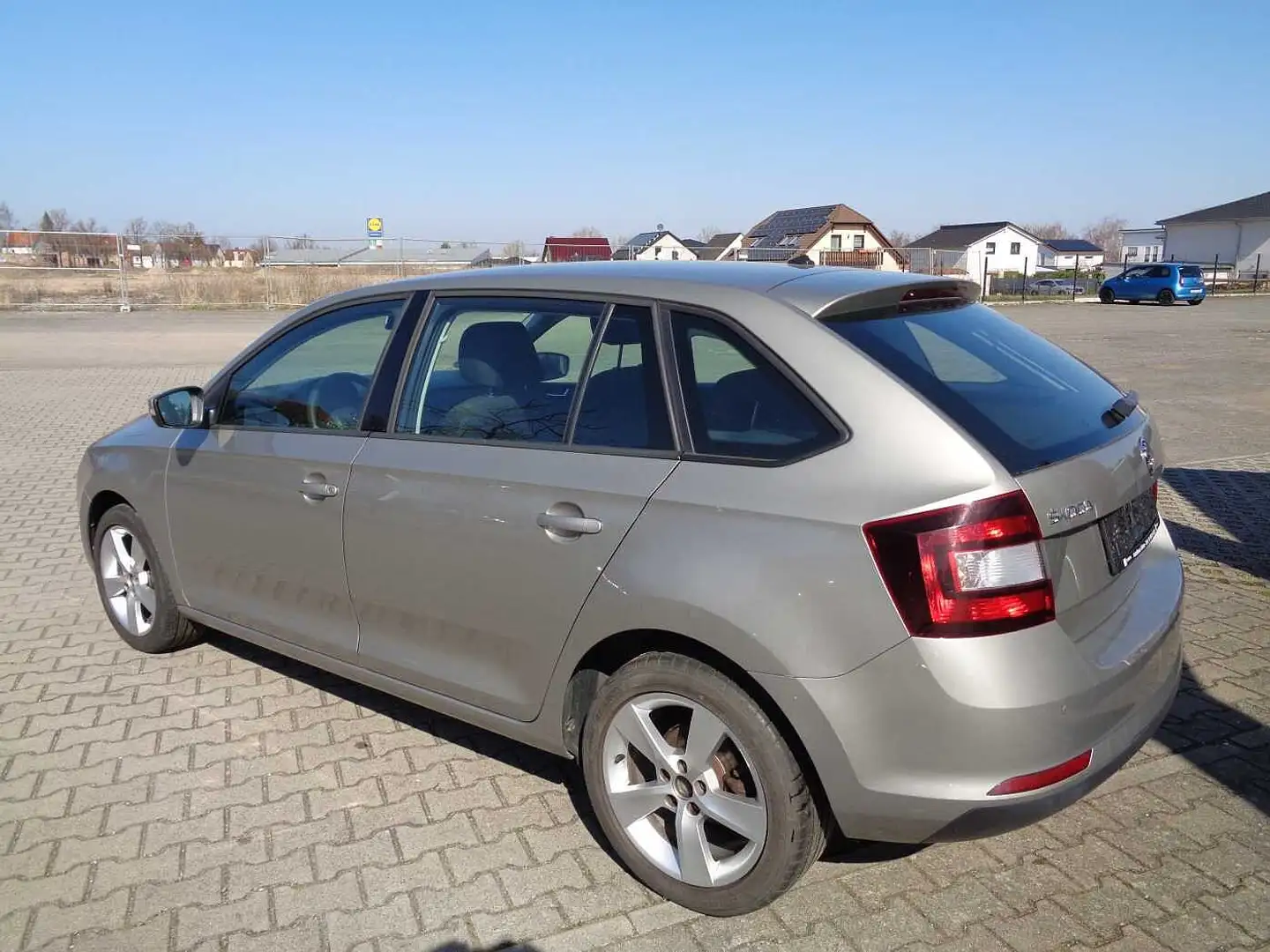 Skoda Rapid Spaceback 1.0 TSI Cool Edition Bej - 2