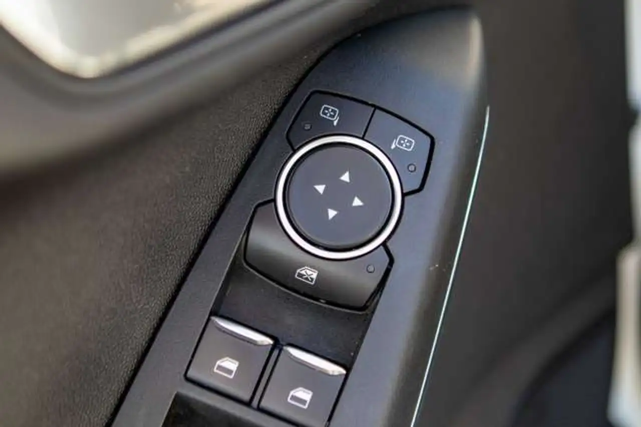 Ford Fiesta 5 portes — photo 14