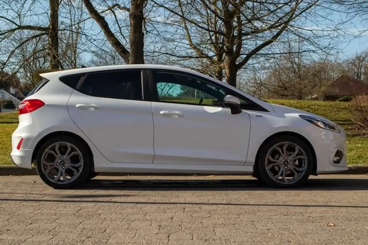 Ford Fiesta 5 portes — photo 5