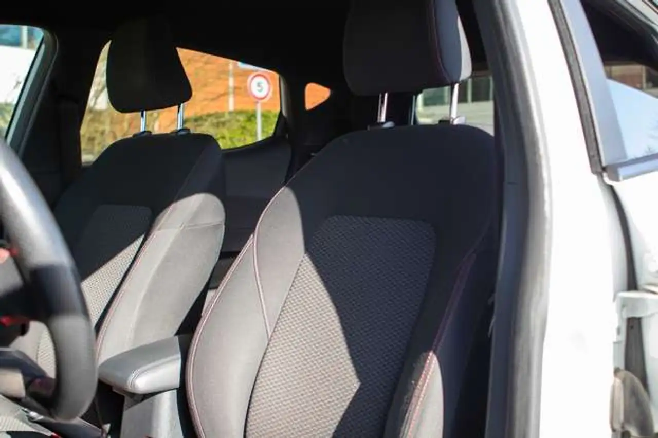 Ford Fiesta 5 portes — photo 12