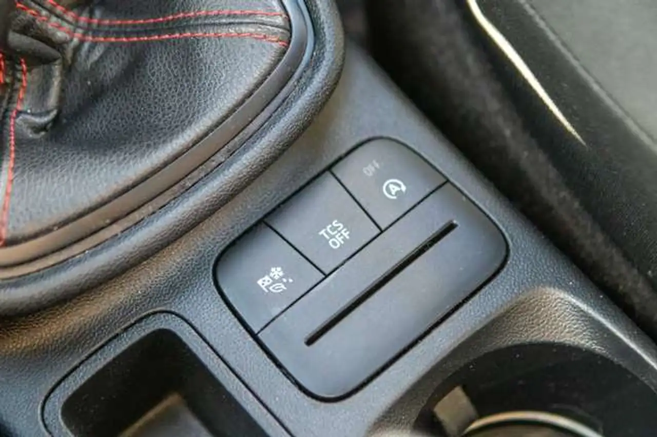 Ford Fiesta 5 portes — photo 16
