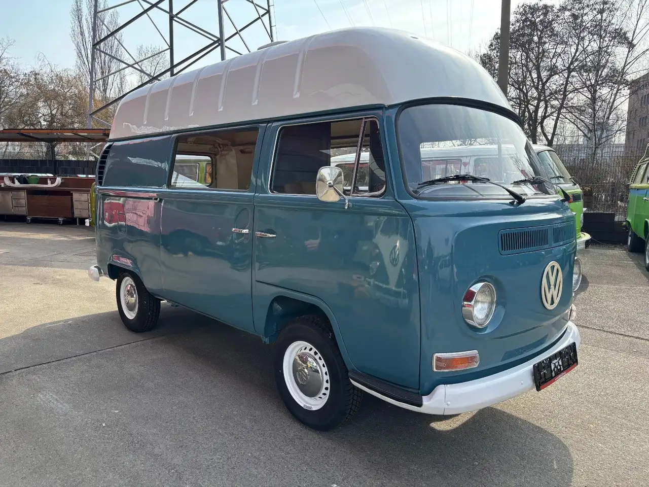 Volkswagen T2 a Hochdach Neptunblau TÜV und H-Kennz., foto 5
