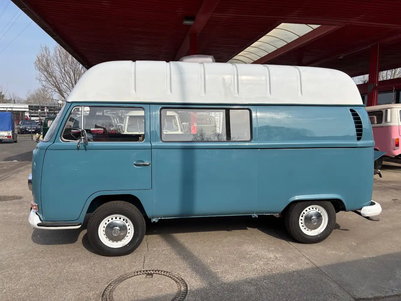 Volkswagen T2 a Hochdach Neptunblau TÜV und H-Kennz., foto 9