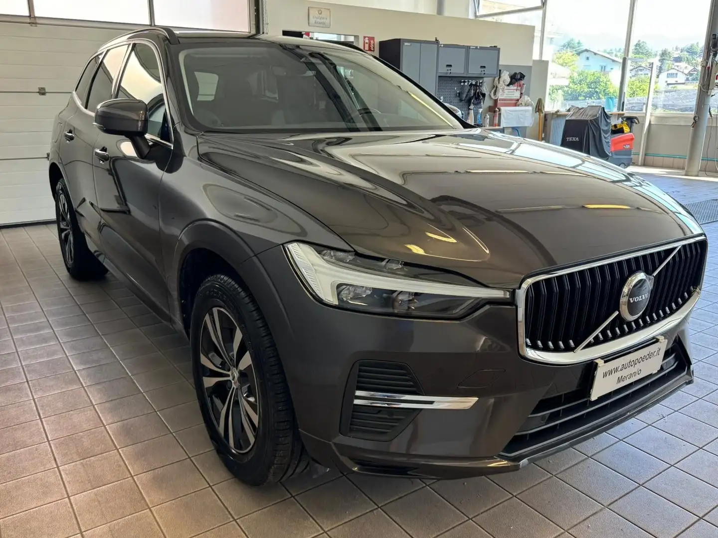 Volvo XC60 XC60 B4 (d) AWD Geartronic Momentum Gris - 2
