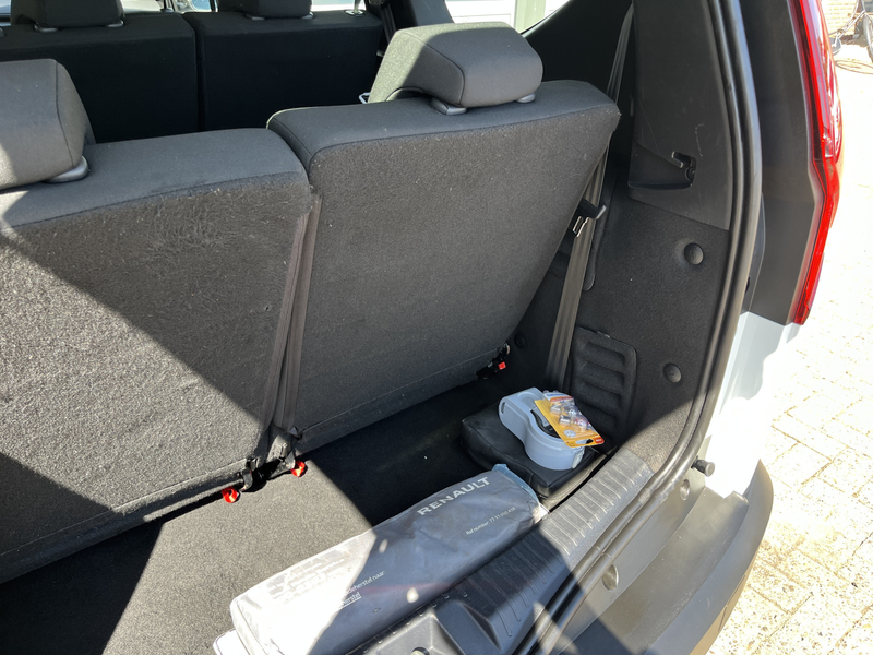 Dacia Jogger 1.0 TCe 110 7-Persoons Airco Cruise controle Trekh — photo 29