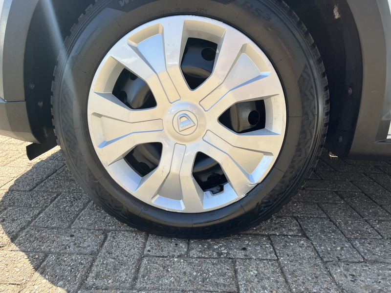 Dacia Jogger 1.0 TCe 110 7-Persoons Airco Cruise controle Trekh — photo 22